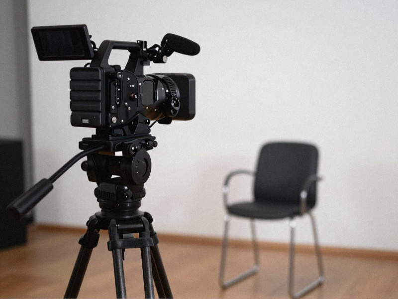 Come si cattura l'audio sul set senza rumori indesiderati?